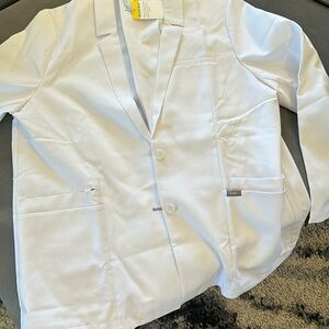Bellevue Short Lab Coat